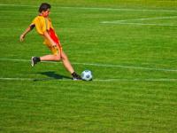 萨拉赫回归赛场，问鼎冠军首场状态亮眼，西班牙队观众沸腾！